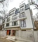 Къща в София, Център