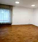Къща в София, Изток