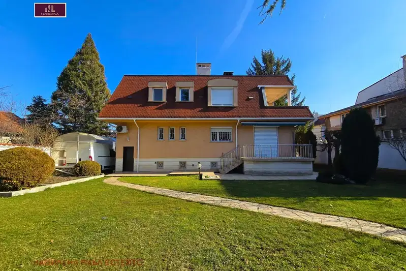 Multi-family house with large yard in Ovcha kupel, Sofia