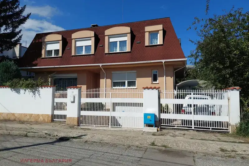 House with 5 rooms and large yard in Ovcha kupel, Sofia