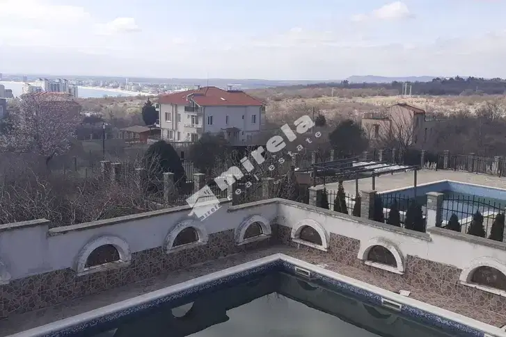 Къща в Бургас, Свети Влас