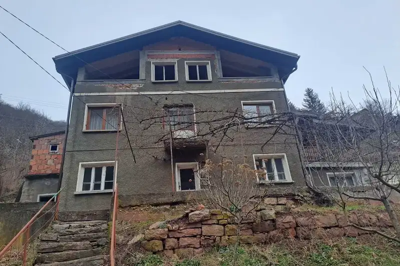 Къща в София, Своге