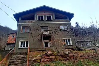 Къща в София, Своге