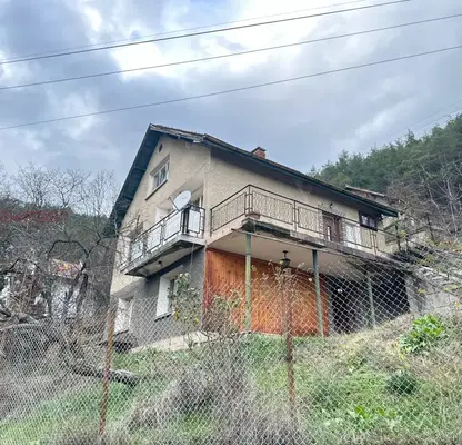 Photo 2 — House in област София, Svoge