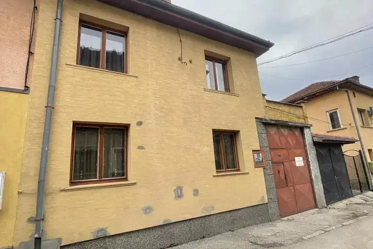 House in Oblast Lovech, Troyan