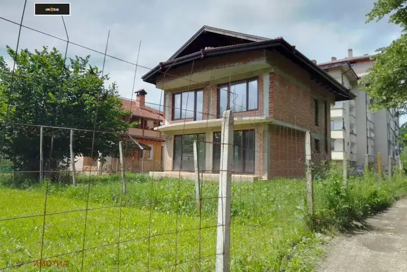 House in Oblast Lovech, Troyan