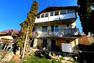 Къща в Ловеч, Троян