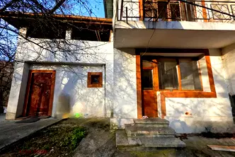 Къща в Ловеч, Троян