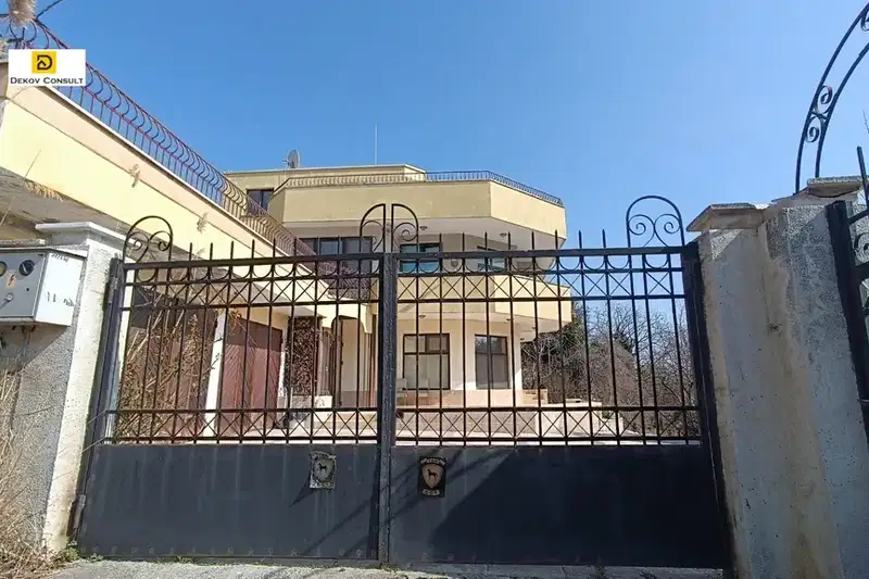 Къща във Варна, Бриз
