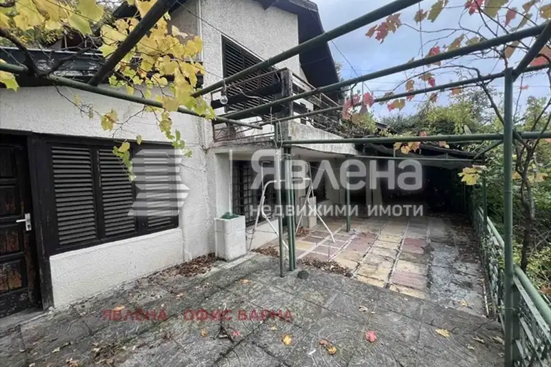 House in Varna, Alen Mak