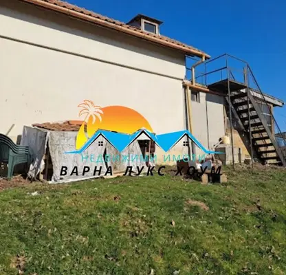 Снимка 2 — Къща във Варна, м-т Боровец - север