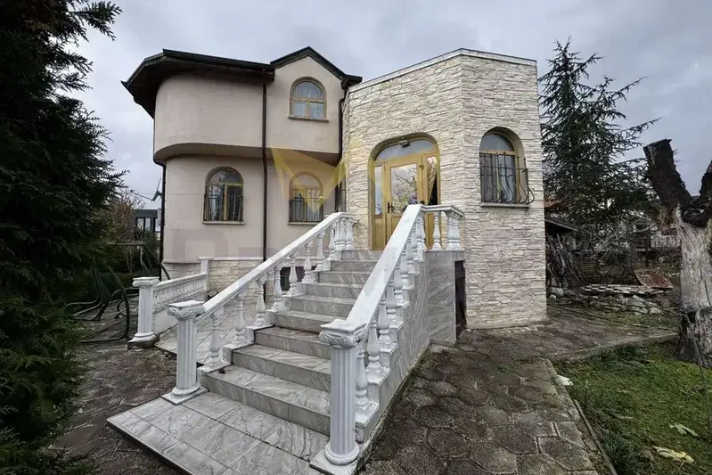 House in Varna, Manastirski Rid