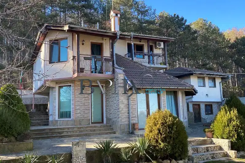 House in Varna, Vinica