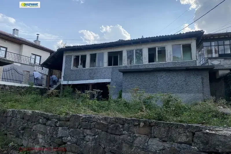 House in Veliko Tyrnovo, Sveta Gora