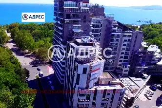 Офис в Бургас, Лазур