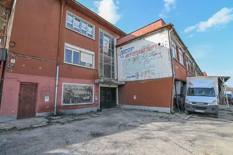 Офис в Габрово, Център