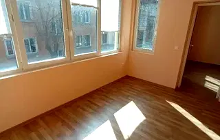 Офис в Перник, Център