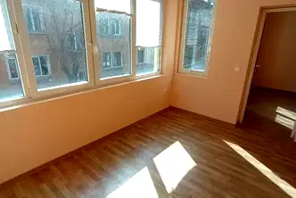 Офис в Перник, Център