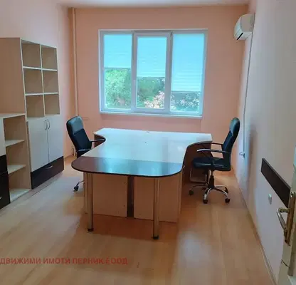 Photo 2 — Office in Pernik, Centyr