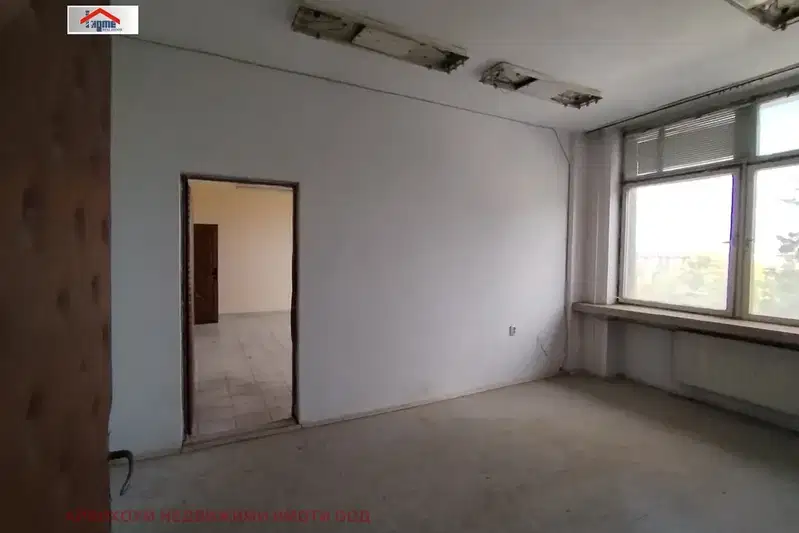 Office in Pleven, Idealen Centyr