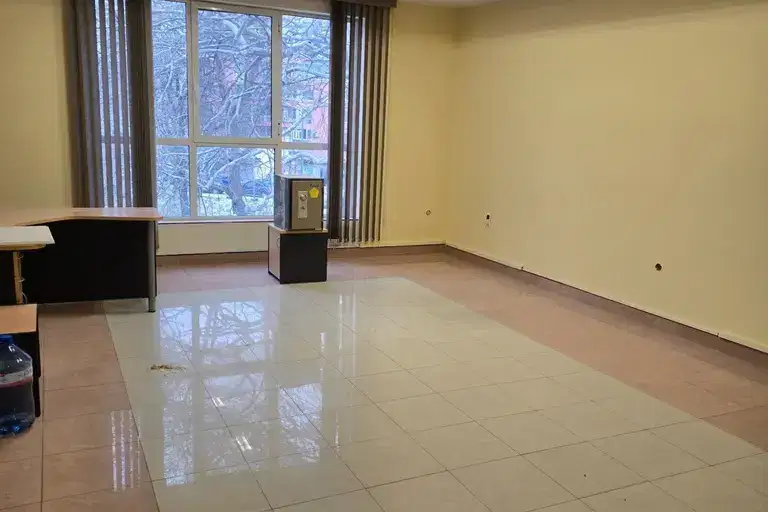 Офис в Пловдив, Кючук Париж