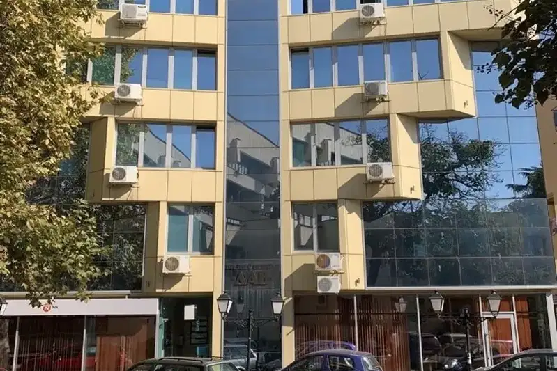 Офис в Русе, Център