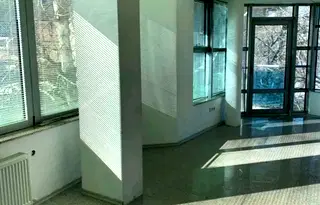 Офис в Русе, Център