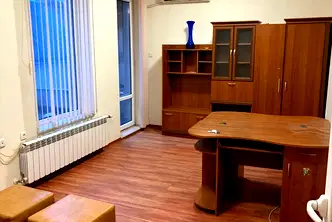 Офис в Русе, Център