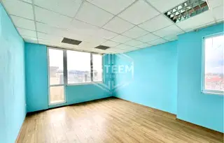 Офис в Русе, Широк център