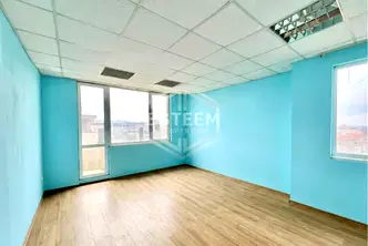 Офис в Русе, Широк център