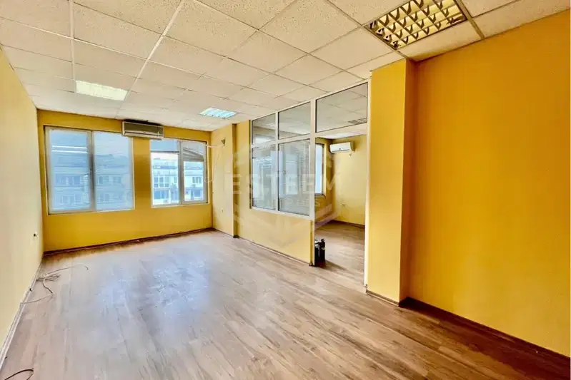 Office in Ruse, Shirok Centyr