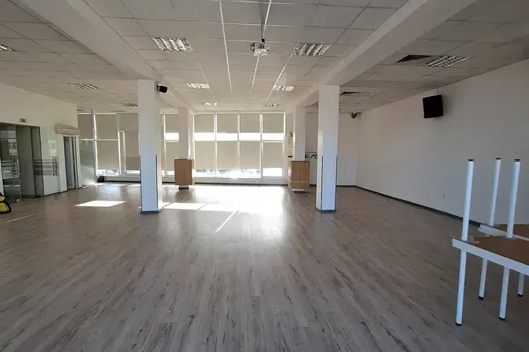 Office in Shumen, Centyr