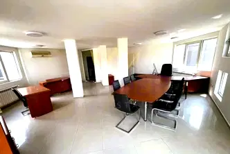 Офис в София, Белите брези