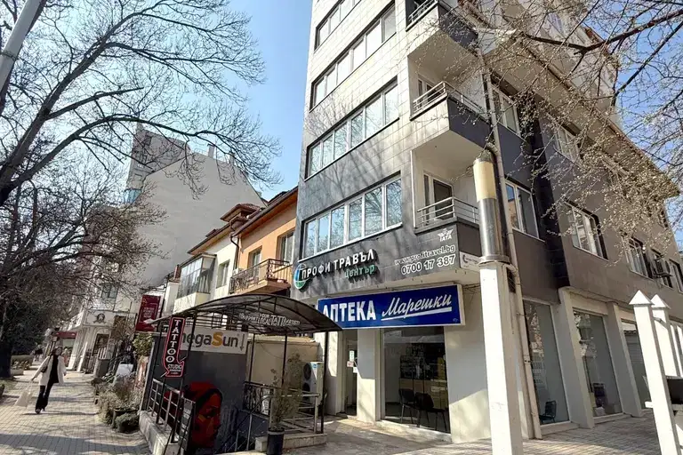 Office in Sofiya, Centyr