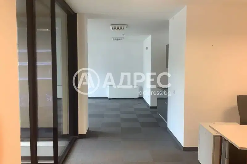 Office in Sofiya, Centyr