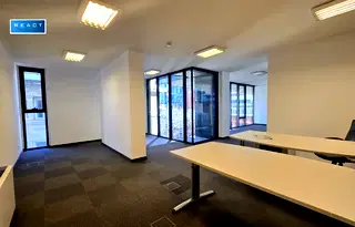 Офис в София, Център