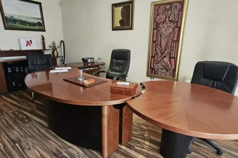 Офис в София, Изток