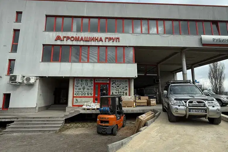 Офис в София, Орландовци