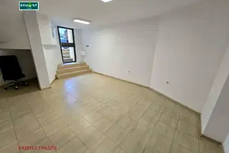 Офис във Варна, Център