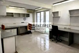 Офис във Варна, Гръцка махала