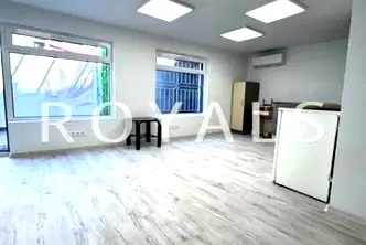 Офис във Варна, Колхозен пазар