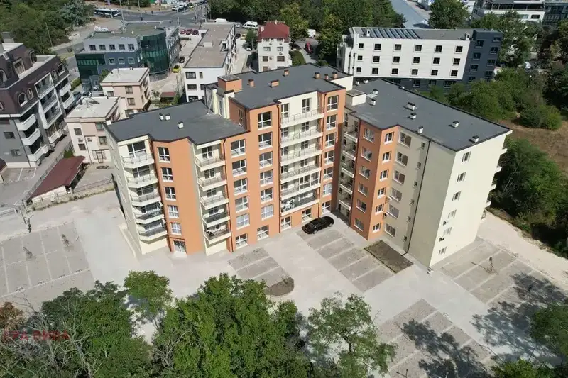 Офис във Варна, Младост 2