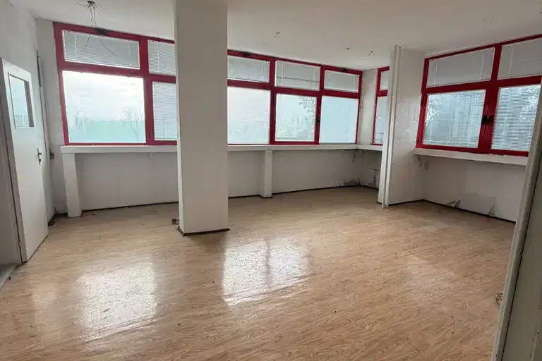 Офис във Варна, Западна промишлена зона