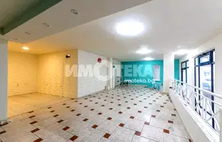 Офис във Варна, Зимно кино Тракия
