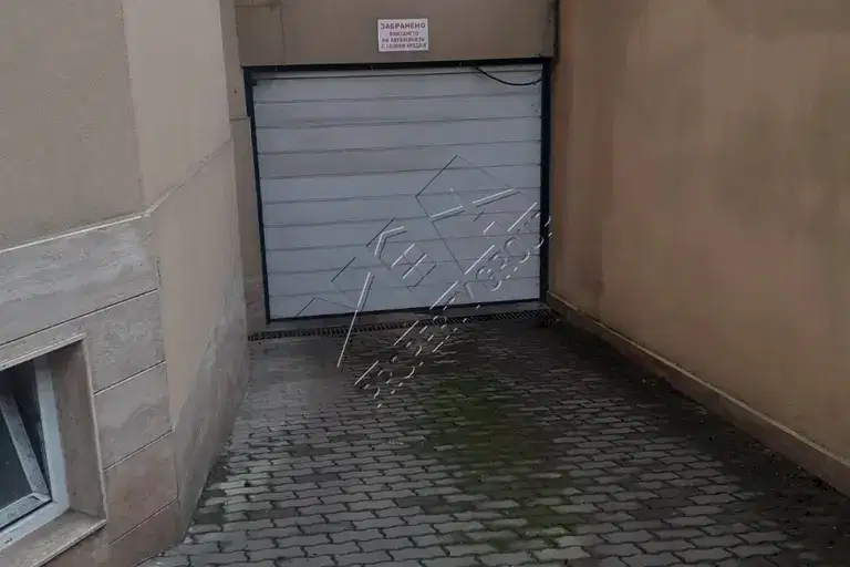 Гараж/Паркомясто в Бургас, Лазур