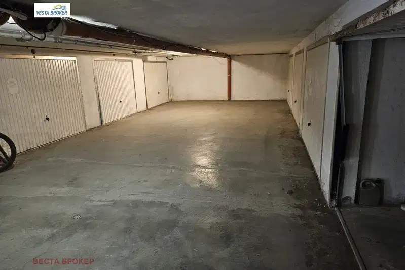 Garage/Parking in Kyrdjali, Centyr