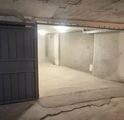 Photo 3 — Garage/Parking in Ruse, Centyr