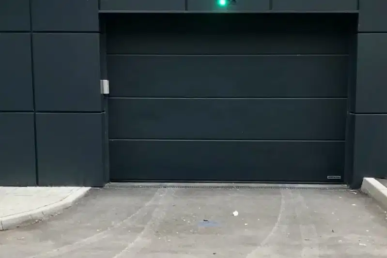 Garage/Parking in Ruse, Centyr