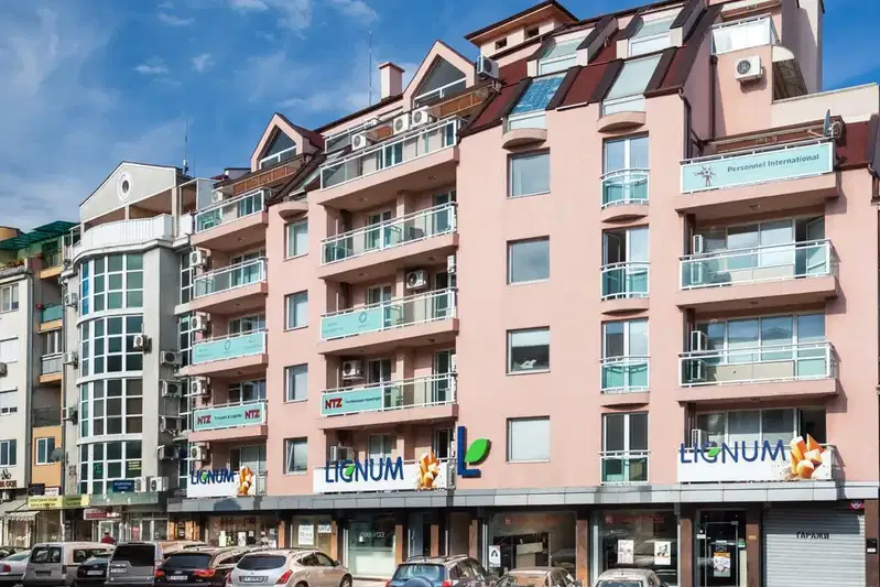Garage/Parking in Ruse, Centyr