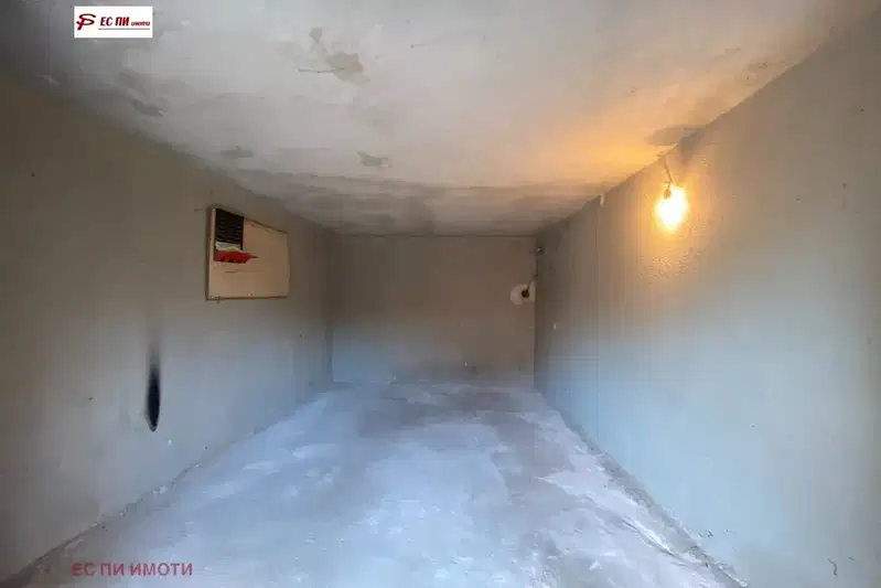 Гараж/Паркомясто в Русе, Ялта